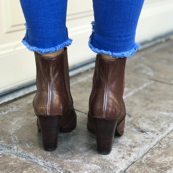 NIB Cognac Leather Block Heel Pointed Ankle Boots - Picture 2 of 6